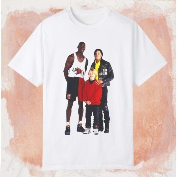 Renee
F Other - Michael Jackson Macaulay Culkin Mashup T-Shirt